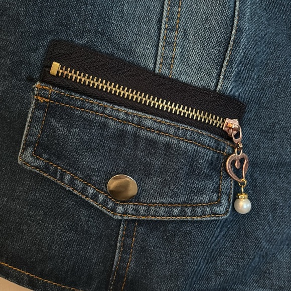 NWOT Darling Denim Vest SZ M - Picture 2 of 6